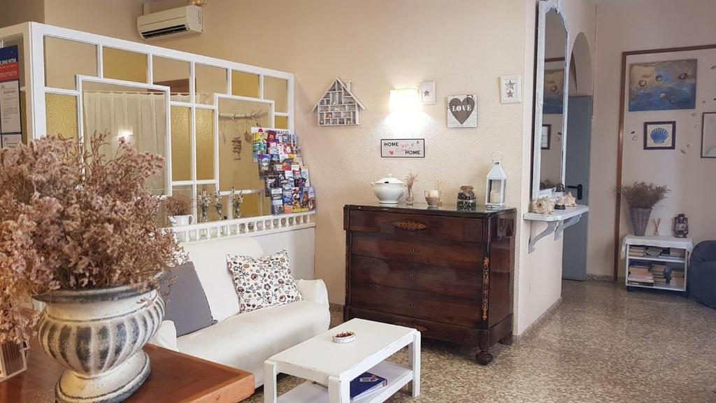 Hotel Maeva ,1 Star B&B يوريت دي مار المظهر الخارجي الصورة